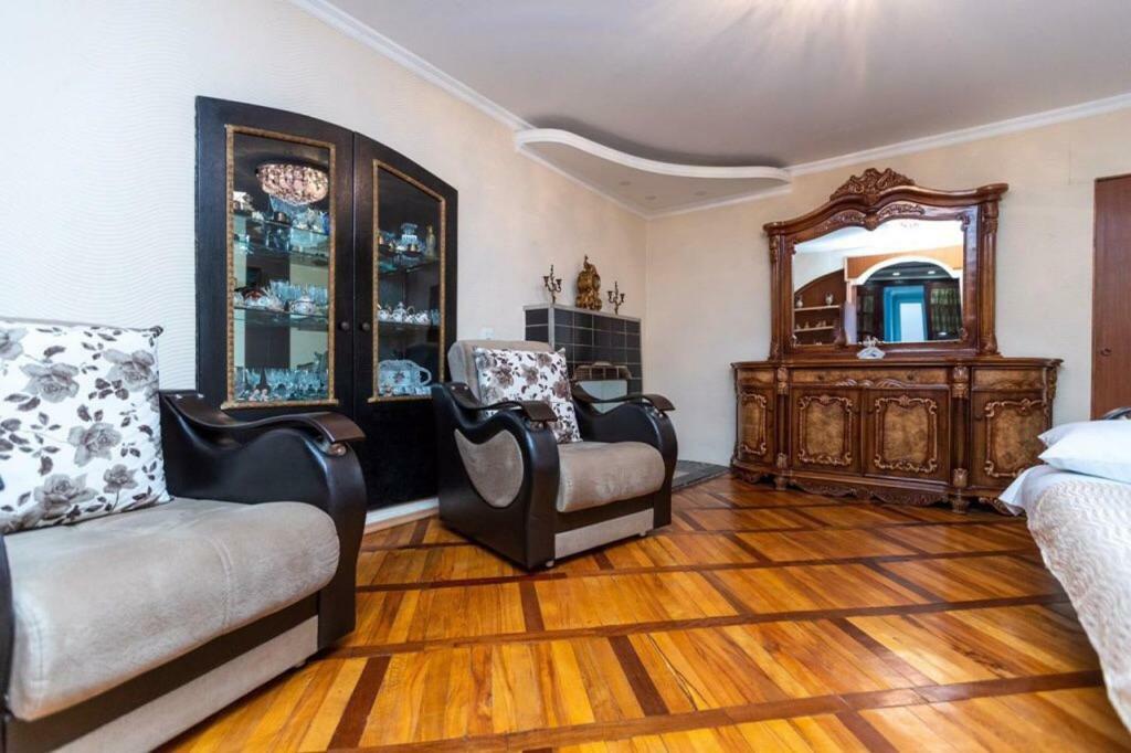 Комфортный Отдых В Сололаки Tbilisi Exterior foto